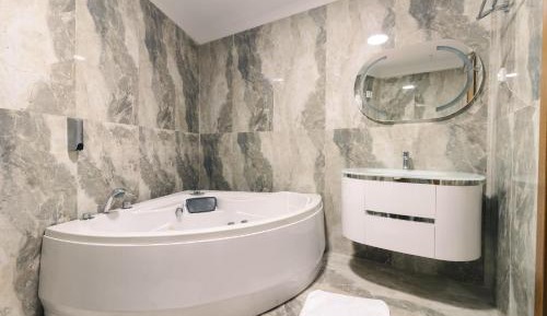 Deluxe Family Suite