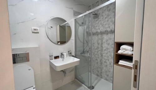 One-Bedroom Apartment with Balcony