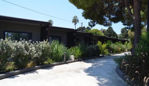 Bungalow with Garden View