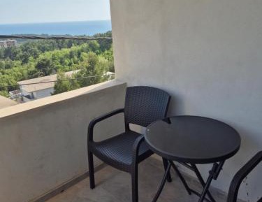 One-Bedroom Apartment with Sea View