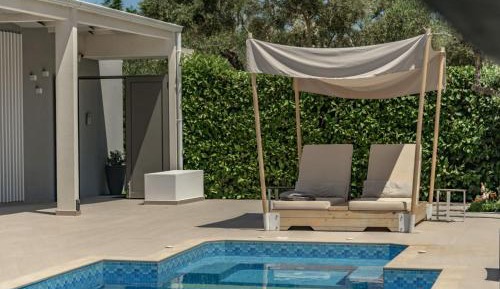 Suite with Private Pool (Ground Floor)