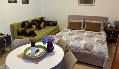 Studio (3 Adults)