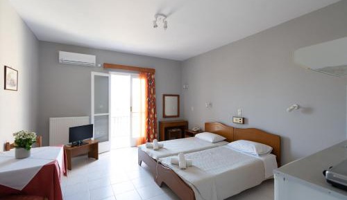 Studio (2 Adults)