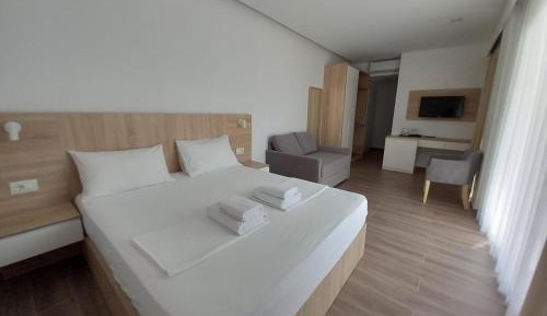 Triple Room with Balcony