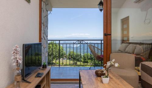 One-Bedroom Apartment with Balcony