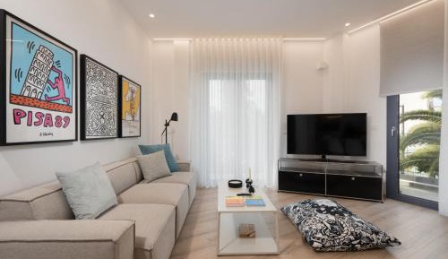 Two-Bedroom Deluxe Apartment with Balcony