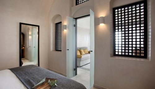  VIP Suite with Private Jacuzzi and Caldera View