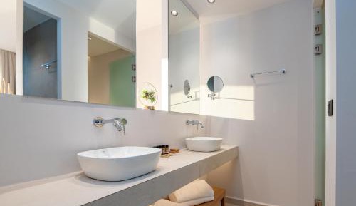Double Premium with Sea View - Swim Up