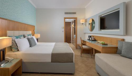 Superior Room with Private Pool Beachfront