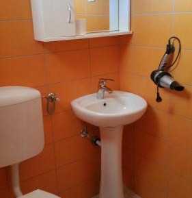Studio (2 Adults)
