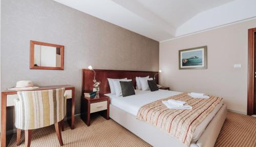 Superior Two Bedroom Apartment