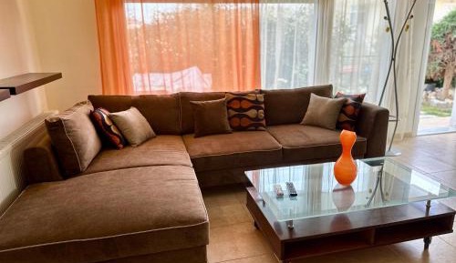 Apartment with Garden View