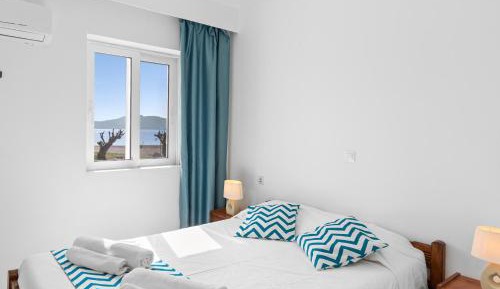 Quadruple Room with Sea View