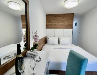 Queen Room with Balcony