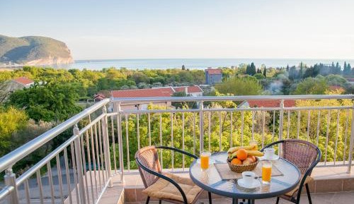 Triple Studio with Balcony and Sea View 