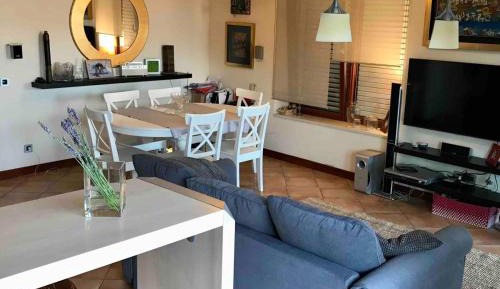 Deluxe Suite with Sea View