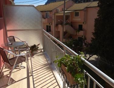 Studio (2 Adults) - Upper Floor