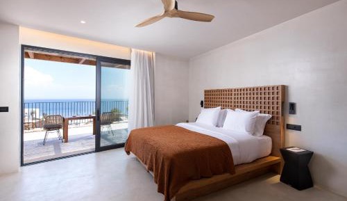 Cave Junior Suite Sea view (Accessible Bathroom)