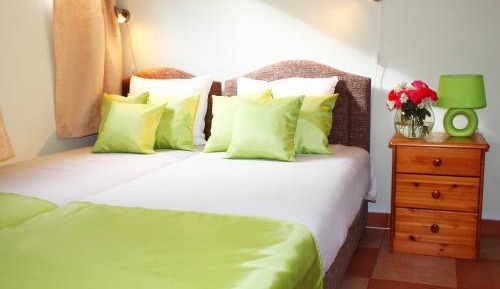 One-Bedroom Apartment with Sea View