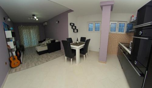Deluxe Two-Bedroom Apartment