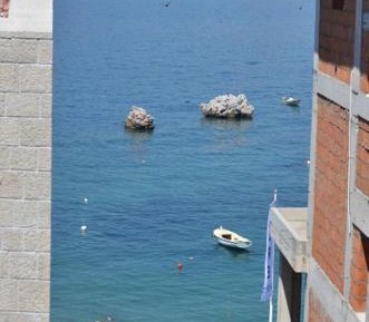 One-Bedroom Apartment with Balcony and Sea View (2 Adults) - Top Floor