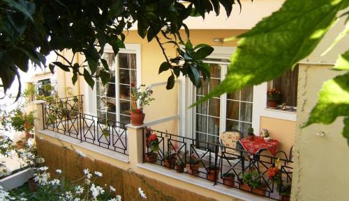 Studio (2 Adults)