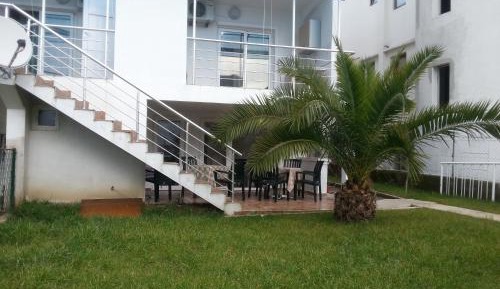 Apartment with Garden View