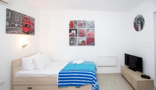 Studio Apartment (4 Adults)