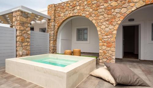 Superior Suite with Outdoor Hot Tub