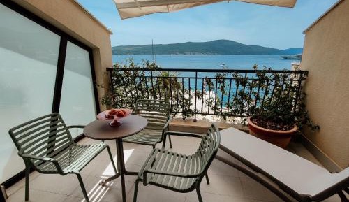 Suite with Terrace and Sea View
