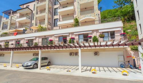 One Bedroom Apartment