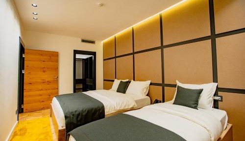Deluxe Family Suite