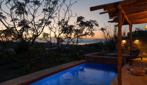 Deluxe 2 Connecting Suites with Private Pool (Delos)