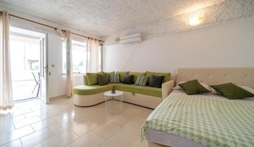 Family Studio with Terrace