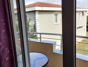 Apartment with Garden View