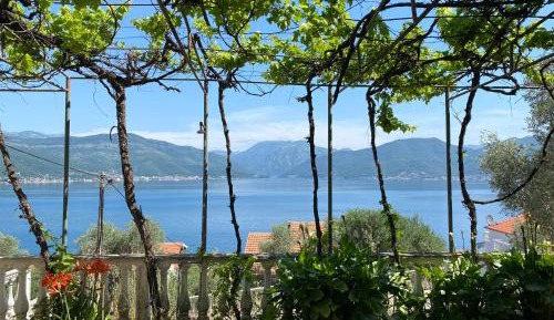 Studio Apartment with Sea View