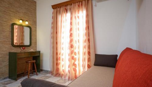 Studio (3 Adults)