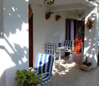Studio (3 Adults)