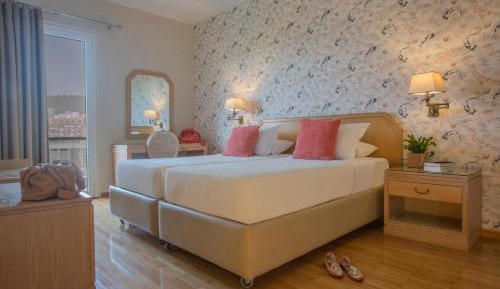 Two Bedroom Apartment with Lycabettus Hill View (5 Adults)