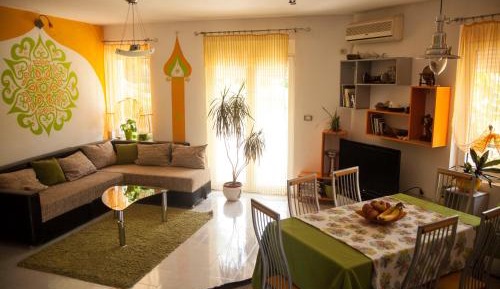 Apartment with Garden View