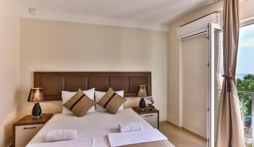 Deluxe Double Room with Shower