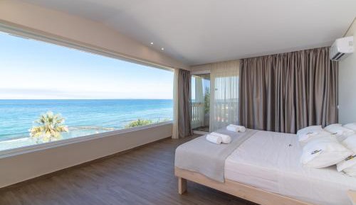 Deluxe Suite With Panoramic Sea View