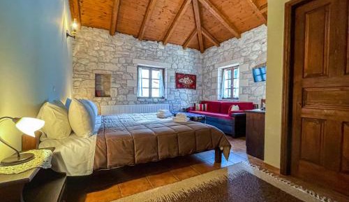 Deluxe Double Room (2 Adults + 1 Child)