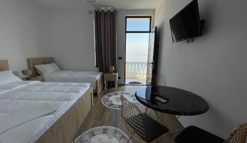Deluxe Double or Twin Room with Lake View