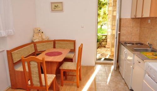 One-Bedroom Apartment (4 Adults)