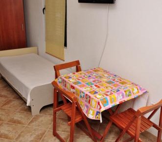 Studio (3 Adults)
