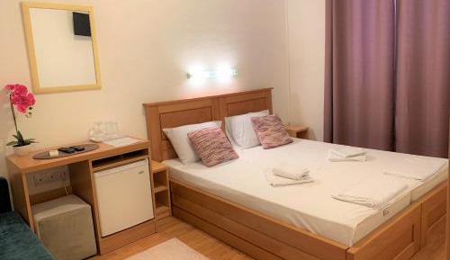 Double or Twin Room with Partial Sea View