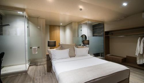 Signature Suite