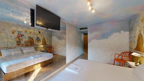 Suite with Garden View