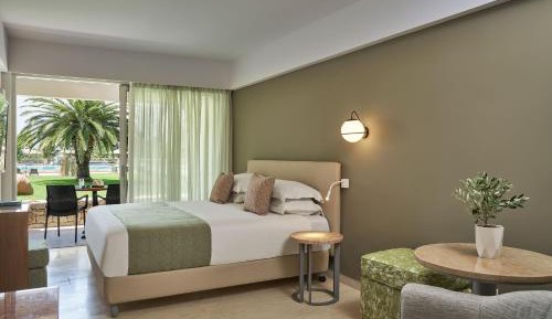 Superior Triple Room with Garden View